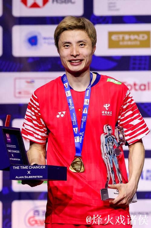 石宇奇荣膺世界羽联年度最佳男单运动员 石宇奇荣膺世界羽联年度最佳男单运动员