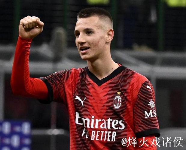 莫雷托:因圣地亚哥可能做手术,米兰加速引进菲尔克鲁格 莫雷托:因圣地亚哥可能做手术,米兰加速引进菲尔克鲁格