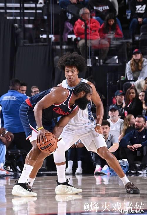 艰难！快船主场负于灰熊目前4连败，哈登带伤出战砍下13分
